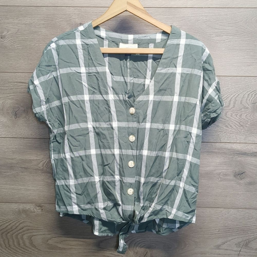 Universal Thread Olive Plaid Button-Down Shirt Women's Size Medium